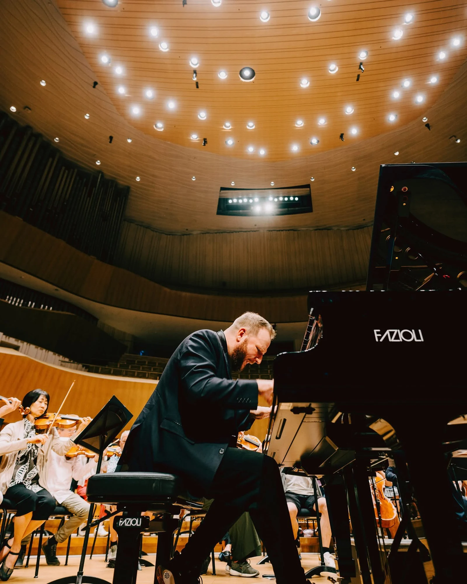 Lukáš Vondráček performing